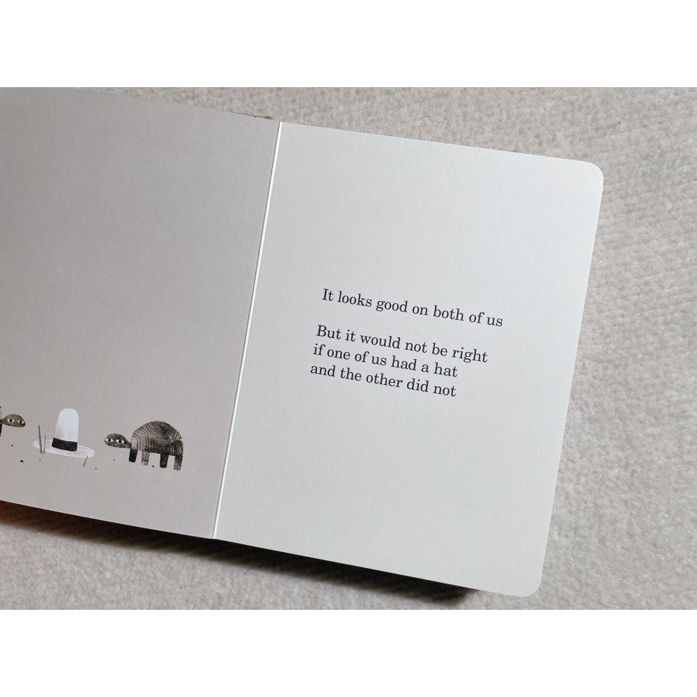 英文繪本 We Found a Hat 我們發現了一頂帽子 Jon Klassen 凱迪克金獎 硬頁書-細節圖7