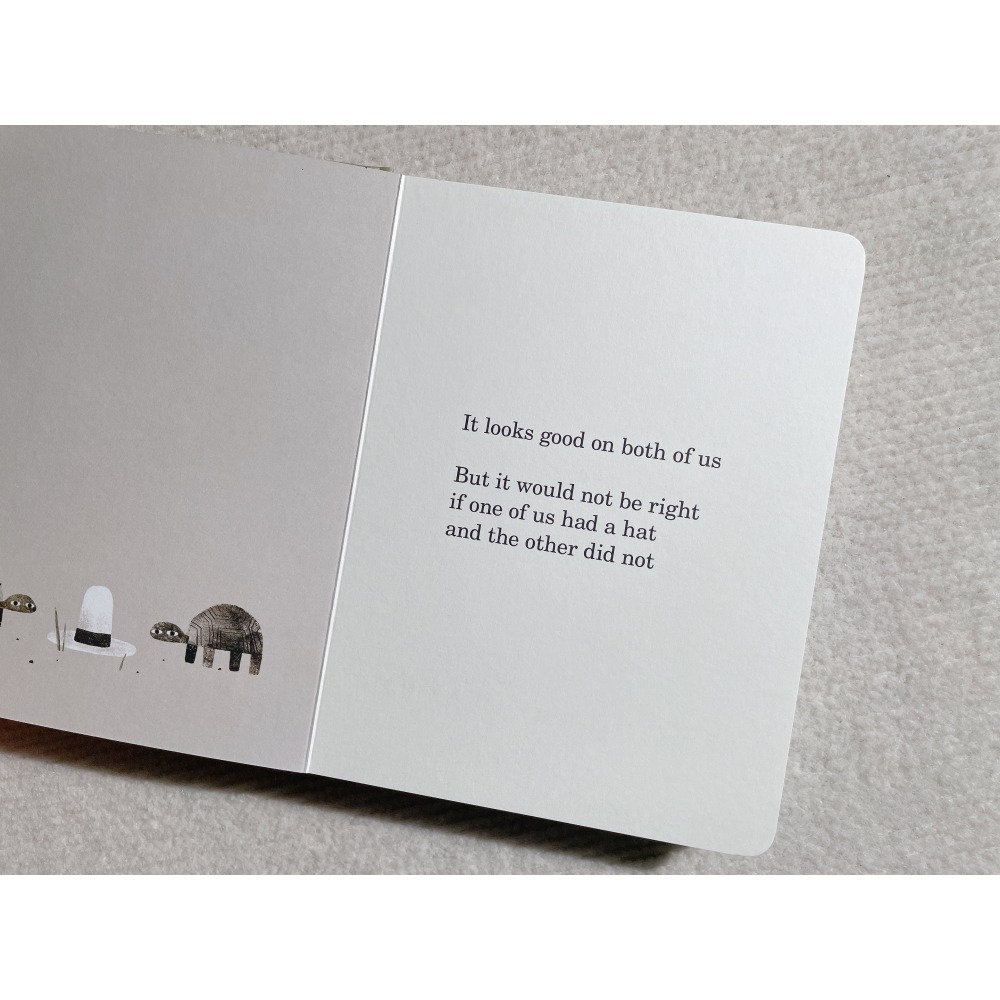 英文繪本 We Found a Hat 我們發現了一頂帽子 Jon Klassen 凱迪克金獎 硬頁書-細節圖5