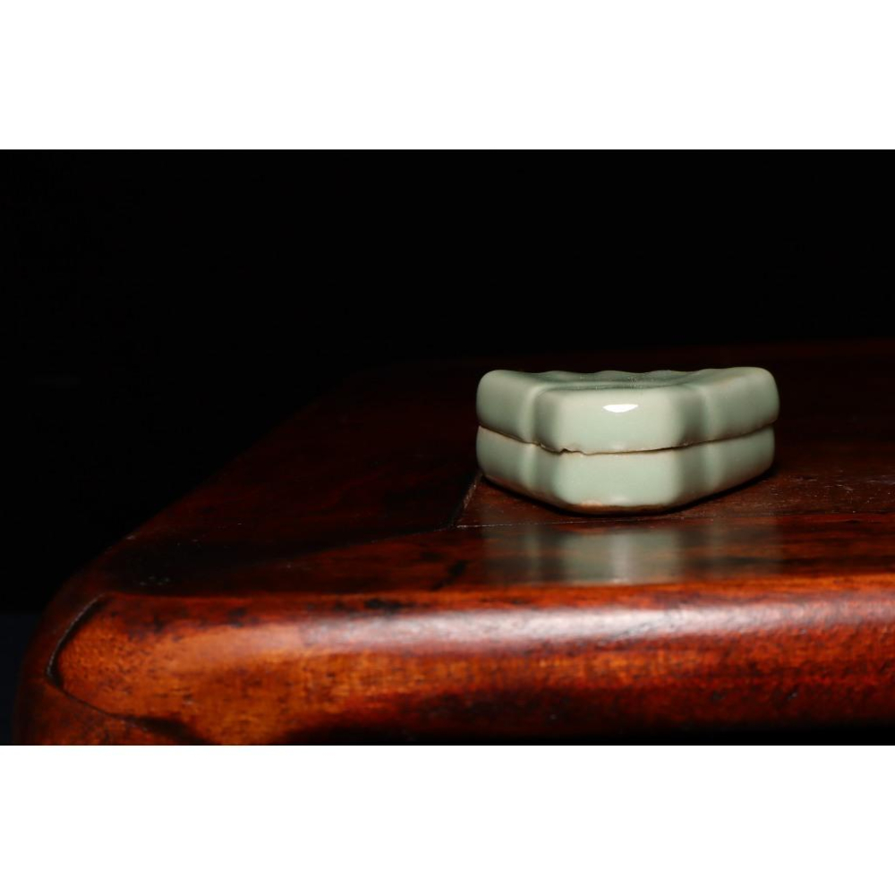 《部町》日本 青瓷扇形香盒｜抹茶 茶道具 茶道 花道 花藝 神社 京都 古董 茶碗 茶杯-細節圖3