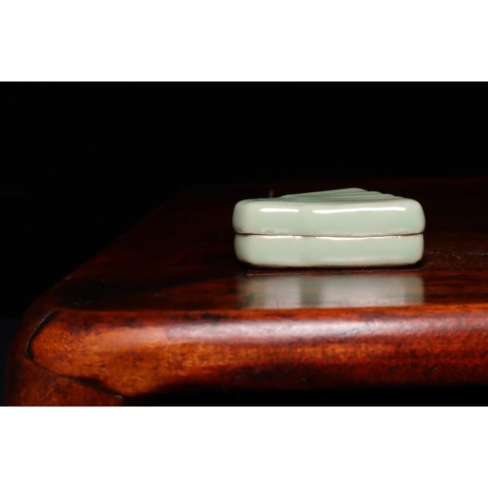 《部町》日本 青瓷扇形香盒｜抹茶 茶道具 茶道 花道 花藝 神社 京都 古董 茶碗 茶杯-細節圖4