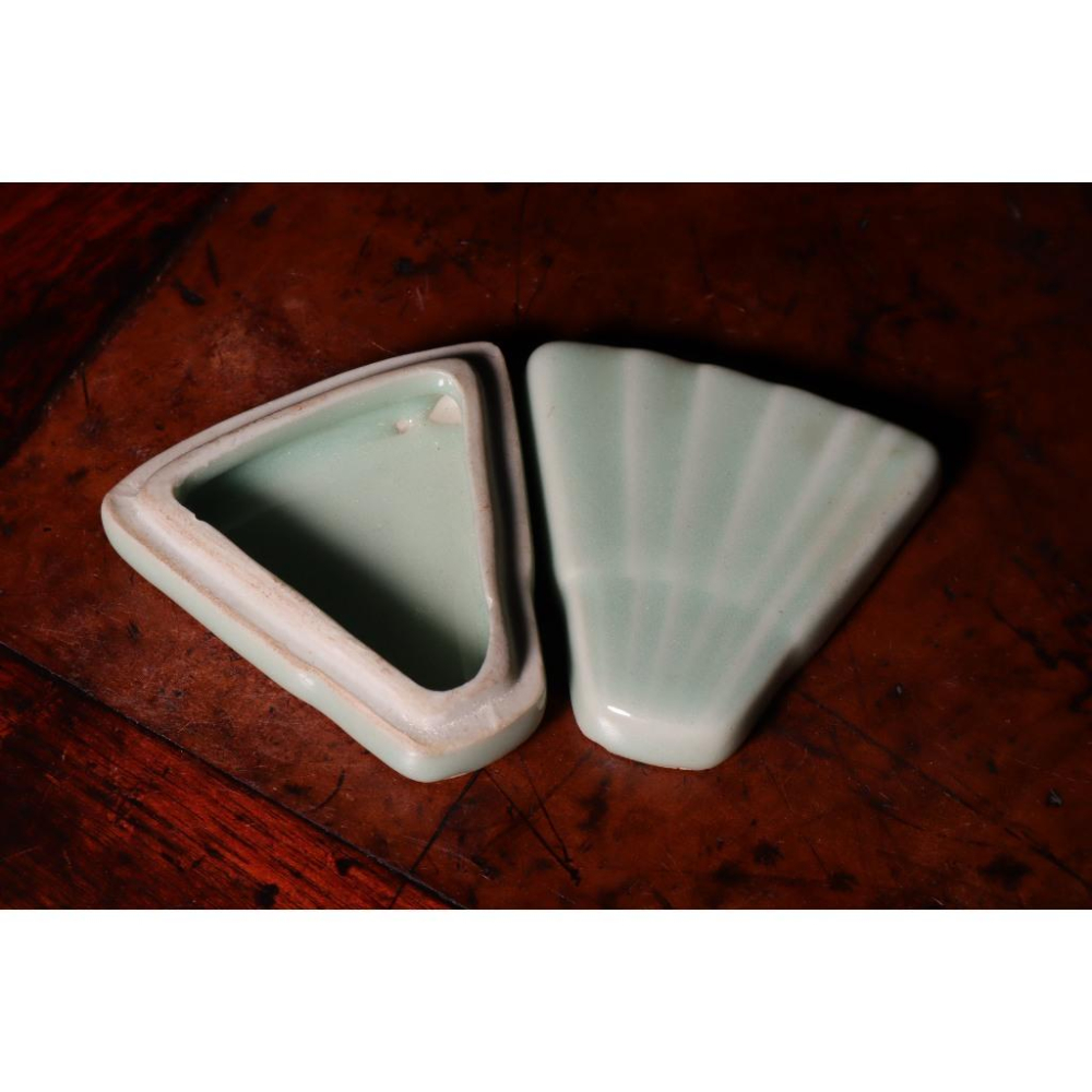 《部町》日本 青瓷扇形香盒｜抹茶 茶道具 茶道 花道 花藝 神社 京都 古董 茶碗 茶杯-細節圖6