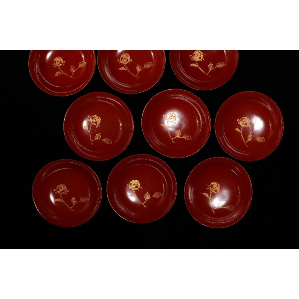 《部町》日本 木胎 沈金花卉朱漆菓子盤 ｜抹茶 茶道具 茶道 花道 花藝 神社 京都 古董 茶碗 茶杯-細節圖8