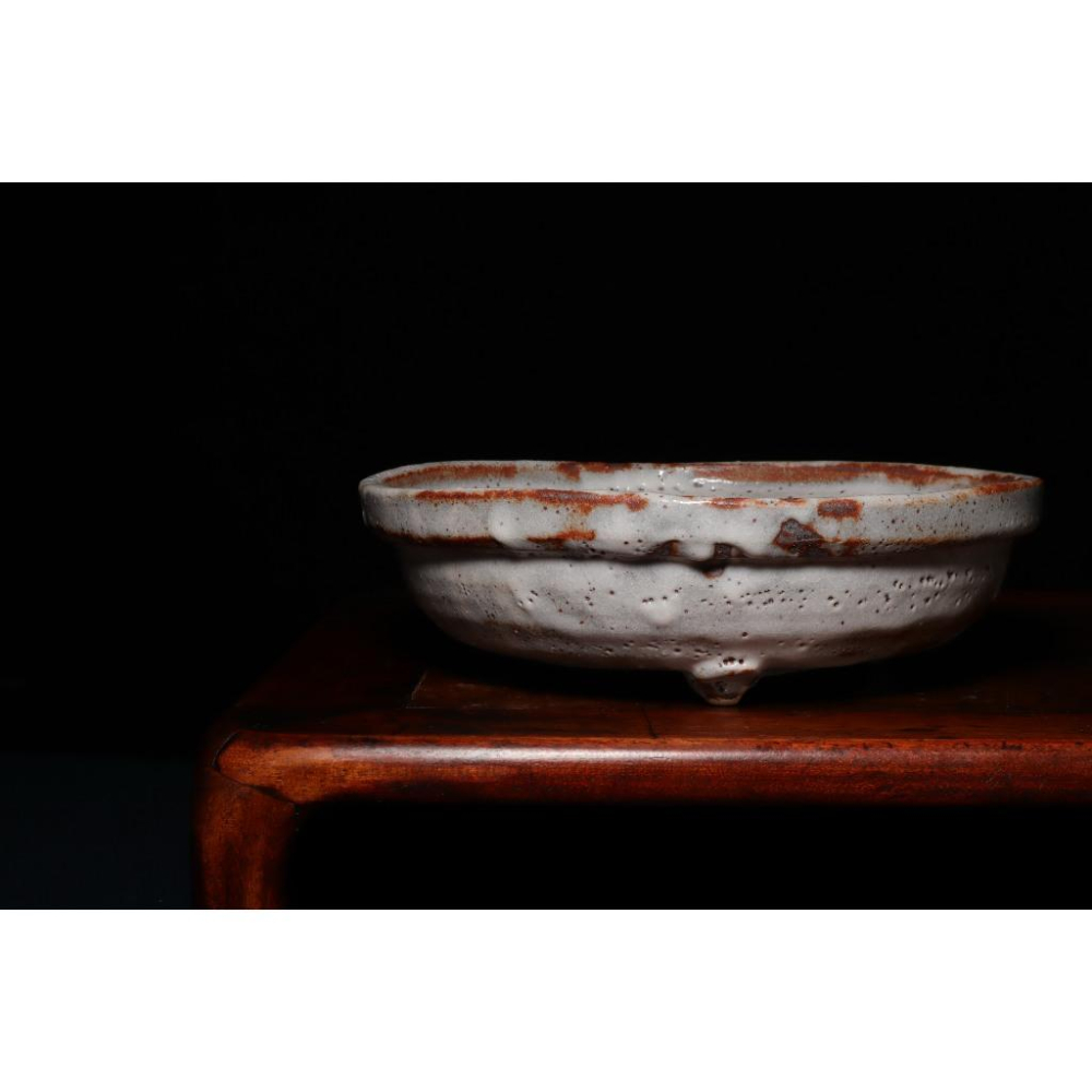 《部町》日本 桔梗屋窯 五代桑原小三郎 志野三ツ脚 菓子鉢｜抹茶 茶道具 茶道 花道 花藝 神社 京都 古董 茶碗 茶杯-細節圖2