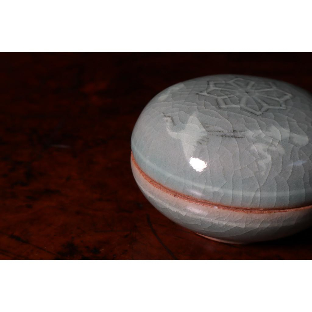 《部町》高麗青瓷 漢青陶窯 青磁象嵌雲鶴香盒｜抹茶 茶道具 茶道 花道 花藝 神社 京都 古董 茶碗 茶杯-細節圖6