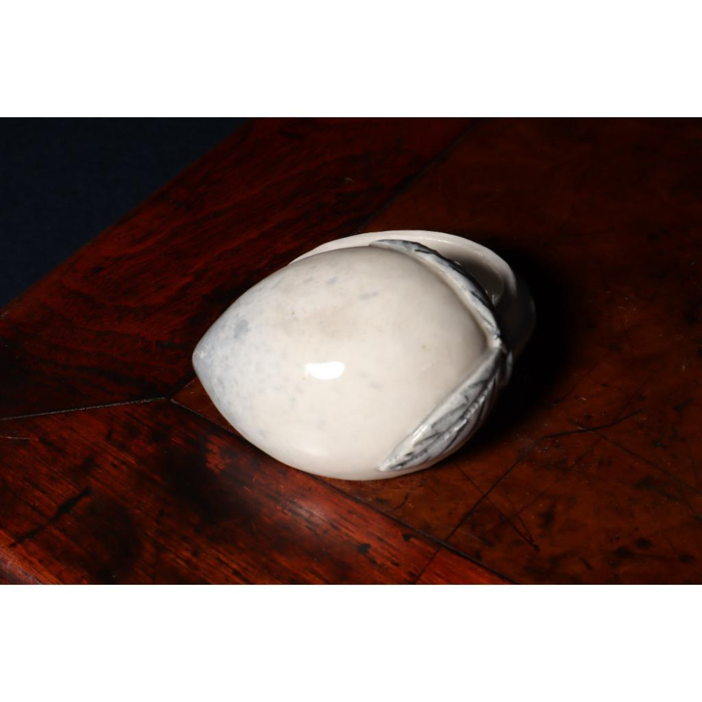 《部町》日本 白瓷青花繪蟠桃香盒｜抹茶 茶道具 茶道 花道 花藝 神社 京都 古董 茶碗 茶杯-細節圖2