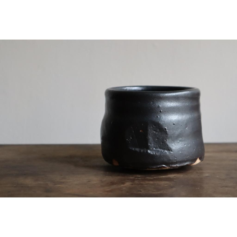 《部町》日本 手捏篦削 黑釉厚重 抹茶碗  附木箱｜抹茶 茶道具 茶道 花道 花藝 神社 京都 古董 茶碗 茶杯-細節圖2