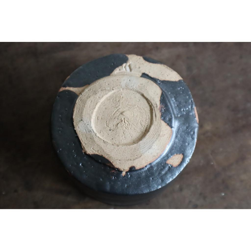 《部町》日本 手捏篦削 黑釉厚重 抹茶碗  附木箱｜抹茶 茶道具 茶道 花道 花藝 神社 京都 古董 茶碗 茶杯-細節圖8