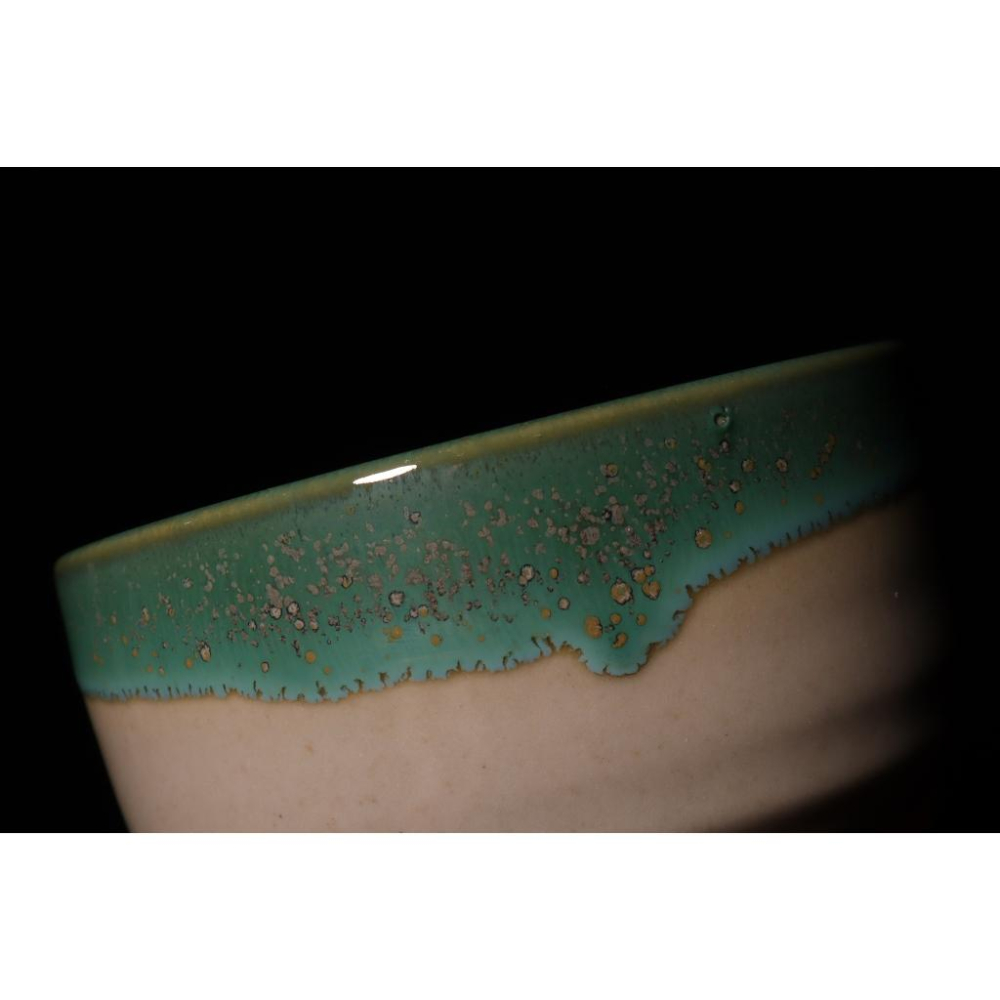 《部町》日本 撒金綠釉 片口湯吞杯 茶杯 水杯 ｜抹茶 茶道具 茶道 花道 花藝 神社 茶葉 茶杯 茶海 茶藝 普洱茶-細節圖6