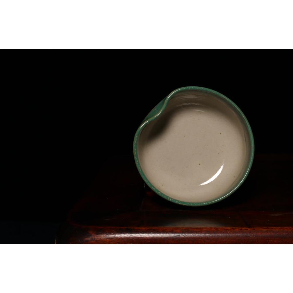 《部町》日本 撒金綠釉 片口湯吞杯 茶杯 水杯 ｜抹茶 茶道具 茶道 花道 花藝 神社 茶葉 茶杯 茶海 茶藝 普洱茶-細節圖7