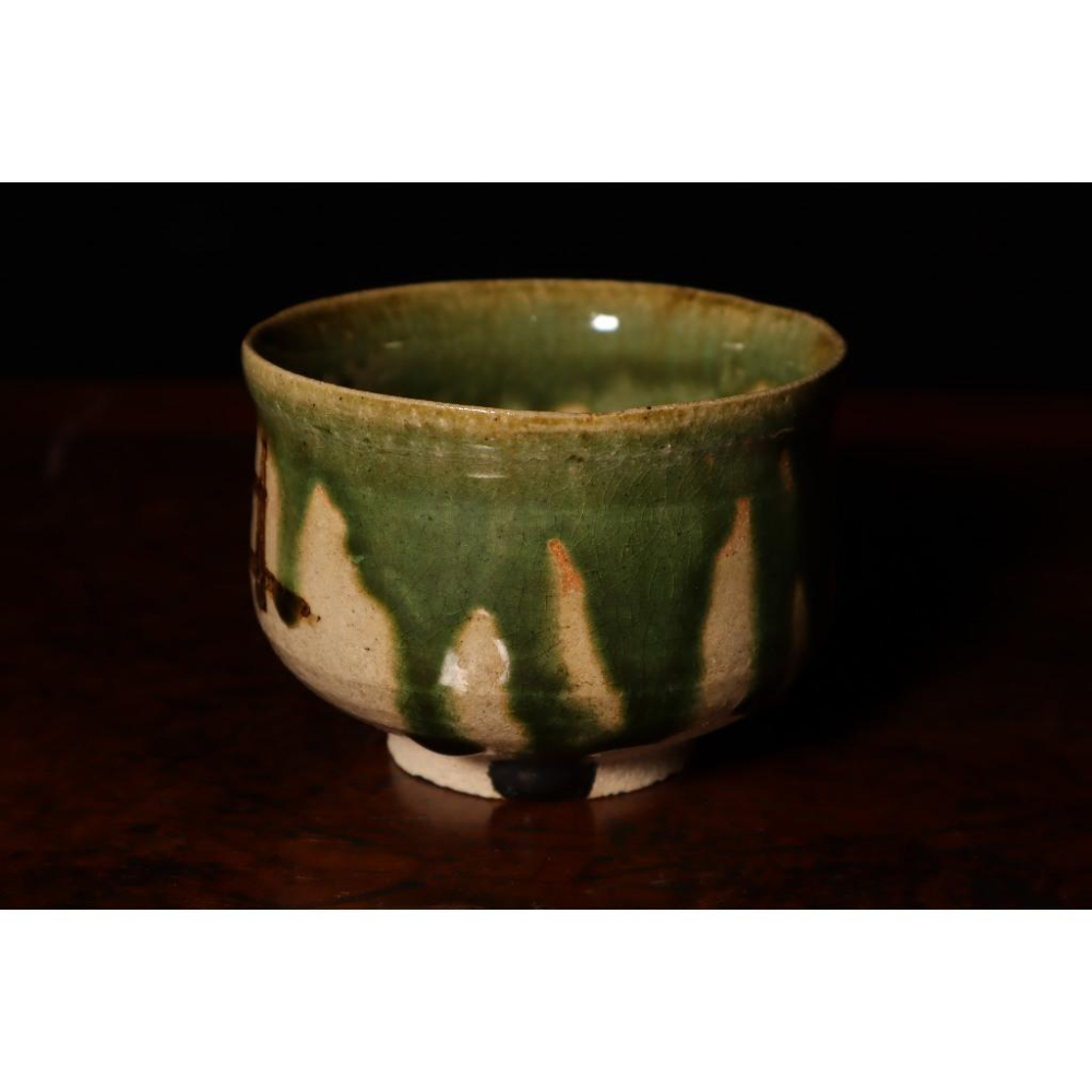 《部町》日本 織部燒 手捏 茶碗 湯吞杯  ｜抹茶 茶道具 茶道 花道 花藝 神社 茶葉 茶杯 茶海 茶藝 普洱茶-細節圖4