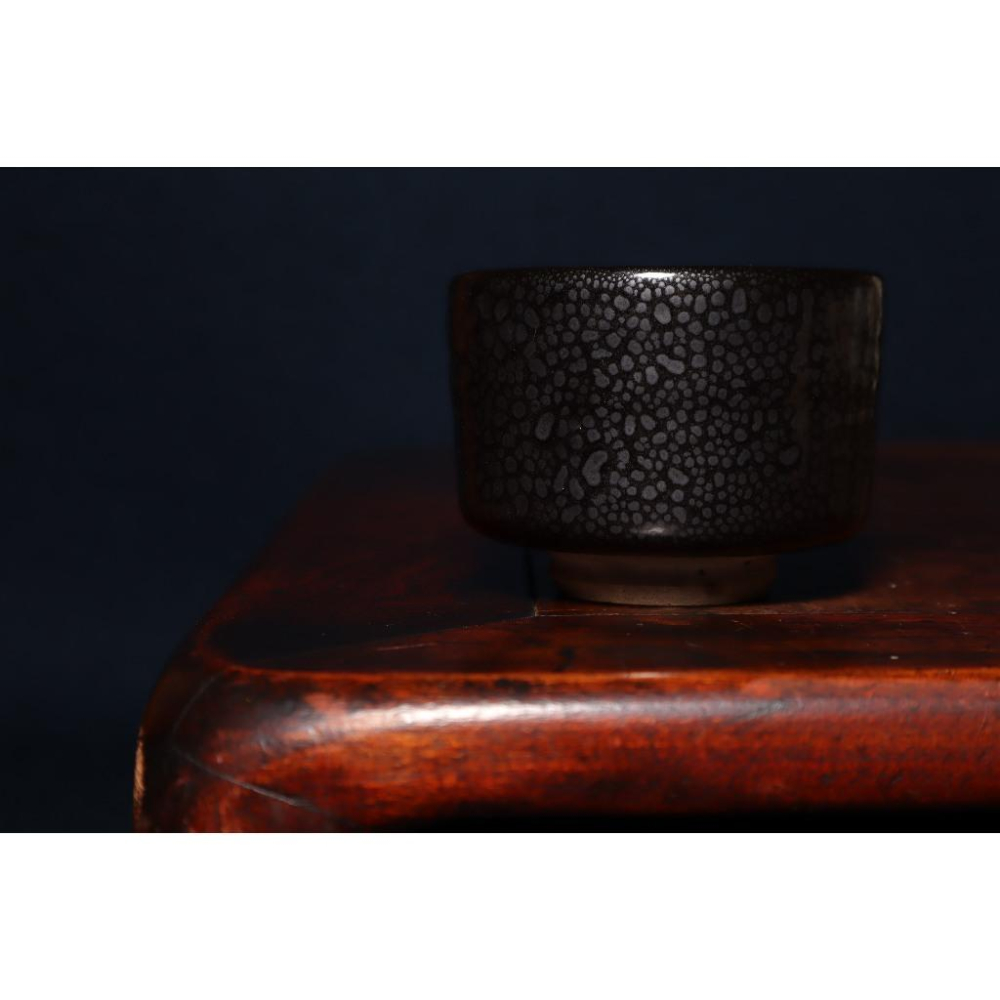 《部町》日本 壽窯 炫耀油滴 手造 湯吞杯 茶杯｜抹茶 茶道具 茶道 花道 花藝 神社 茶葉 茶杯 茶海 茶藝 普洱茶-細節圖2