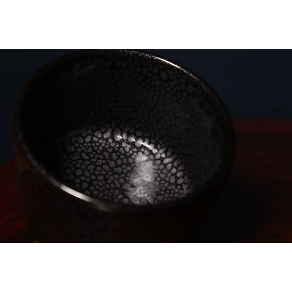 《部町》日本 壽窯 炫耀油滴 手造 湯吞杯 茶杯｜抹茶 茶道具 茶道 花道 花藝 神社 茶葉 茶杯 茶海 茶藝 普洱茶-細節圖4