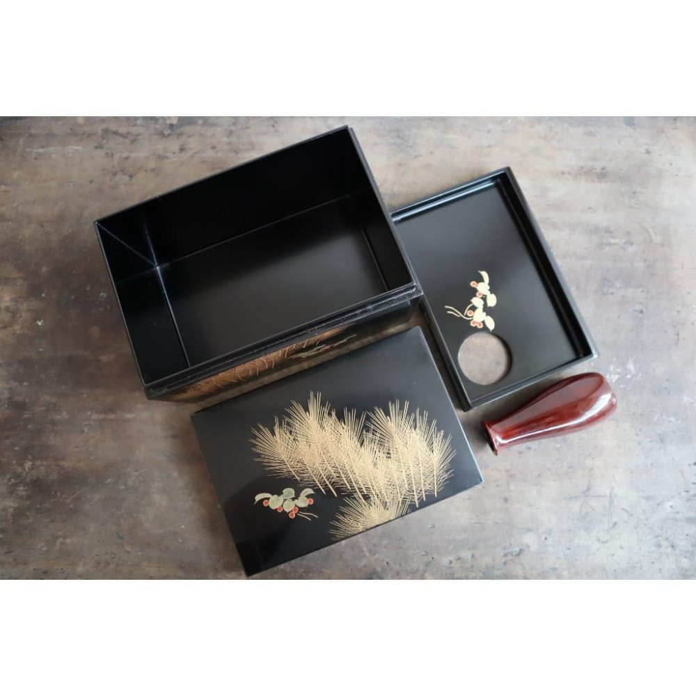 《部町》日本 輪島塗 作家款 木胎 沈金松柏 茶箱 利休茶箱｜抹茶 茶道具 茶道 花道 花藝 神社 京都 古董 茶碗-細節圖5