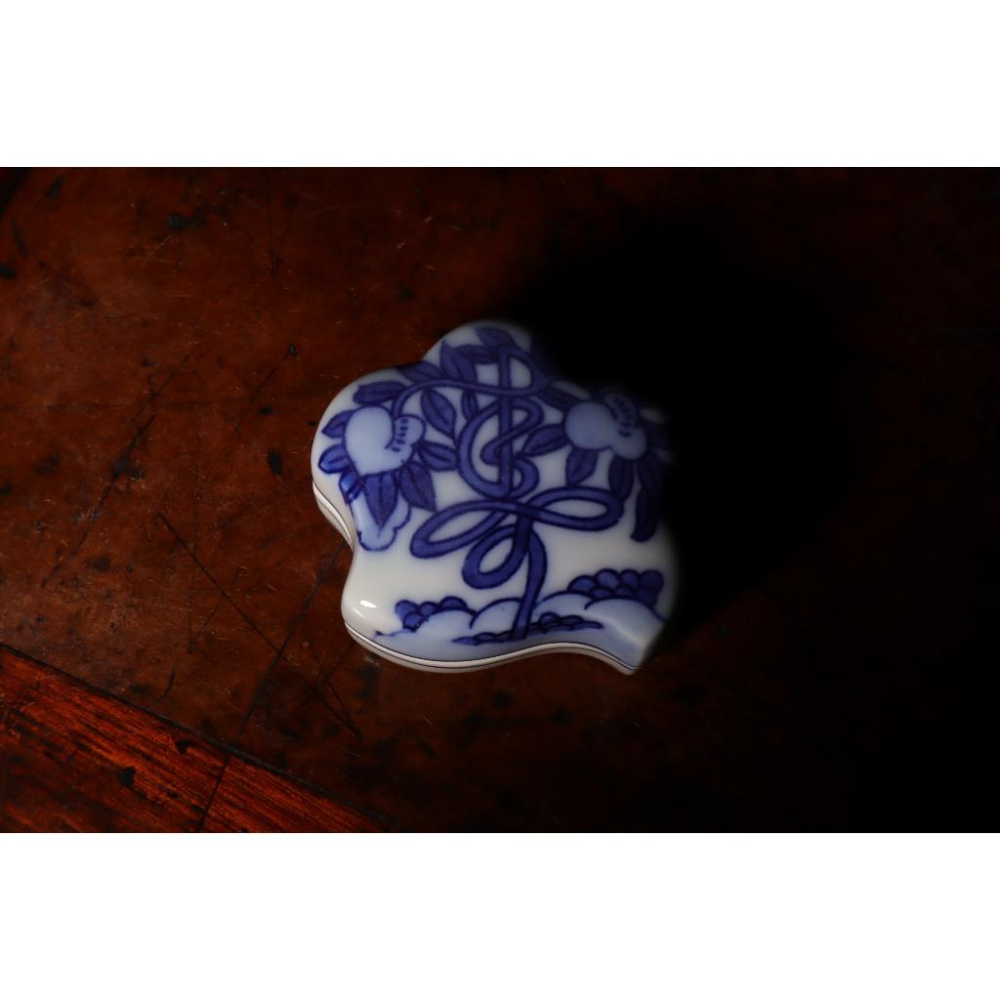 《部町》日本 名家 手塚祥堂 手繪青花蟠桃香盒｜抹茶 茶道具 茶道 花道 花藝 神社 京都 古董 茶碗 茶杯-細節圖5