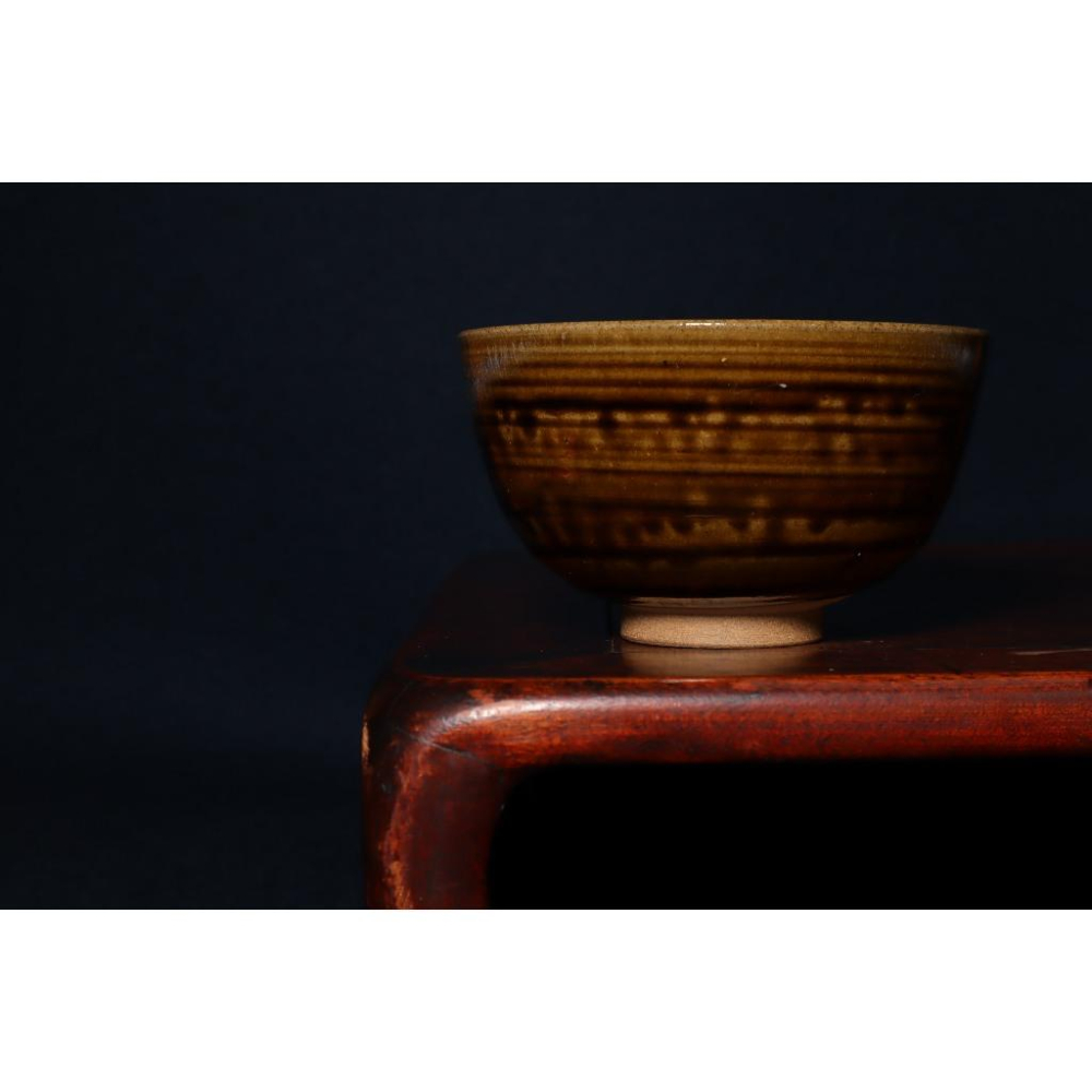 《部町》日本 飴釉窯變 陶印 手捏抹茶碗  ｜抹茶 茶道具 茶道 花道 花藝 神社 茶葉 茶杯 茶海 茶藝 普洱茶-細節圖2