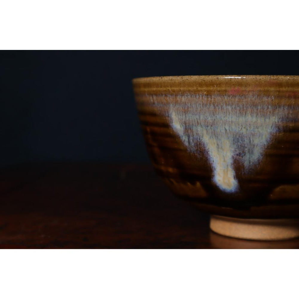 《部町》日本 飴釉窯變 陶印 手捏抹茶碗  ｜抹茶 茶道具 茶道 花道 花藝 神社 茶葉 茶杯 茶海 茶藝 普洱茶-細節圖6