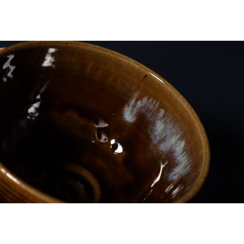 《部町》日本 飴釉窯變 陶印 手捏抹茶碗  ｜抹茶 茶道具 茶道 花道 花藝 神社 茶葉 茶杯 茶海 茶藝 普洱茶-細節圖7
