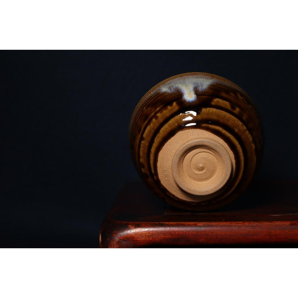 《部町》日本 飴釉窯變 陶印 手捏抹茶碗  ｜抹茶 茶道具 茶道 花道 花藝 神社 茶葉 茶杯 茶海 茶藝 普洱茶-細節圖8