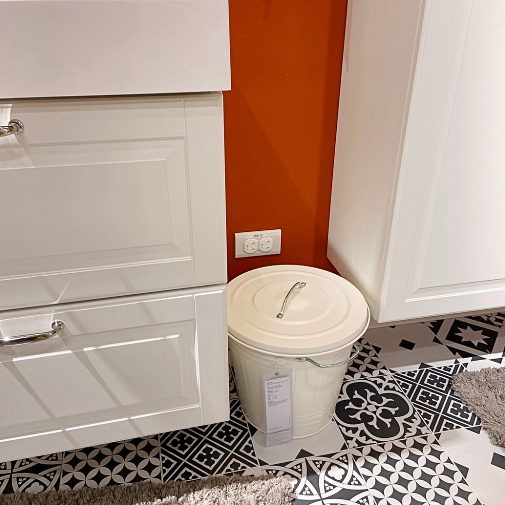 【小竹代購】IKEA宜家家居 熱銷商品 CP值高 KNODD垃圾桶 32x34公分 掀蓋式垃圾桶 臥室垃圾桶 廚餘桶-細節圖8