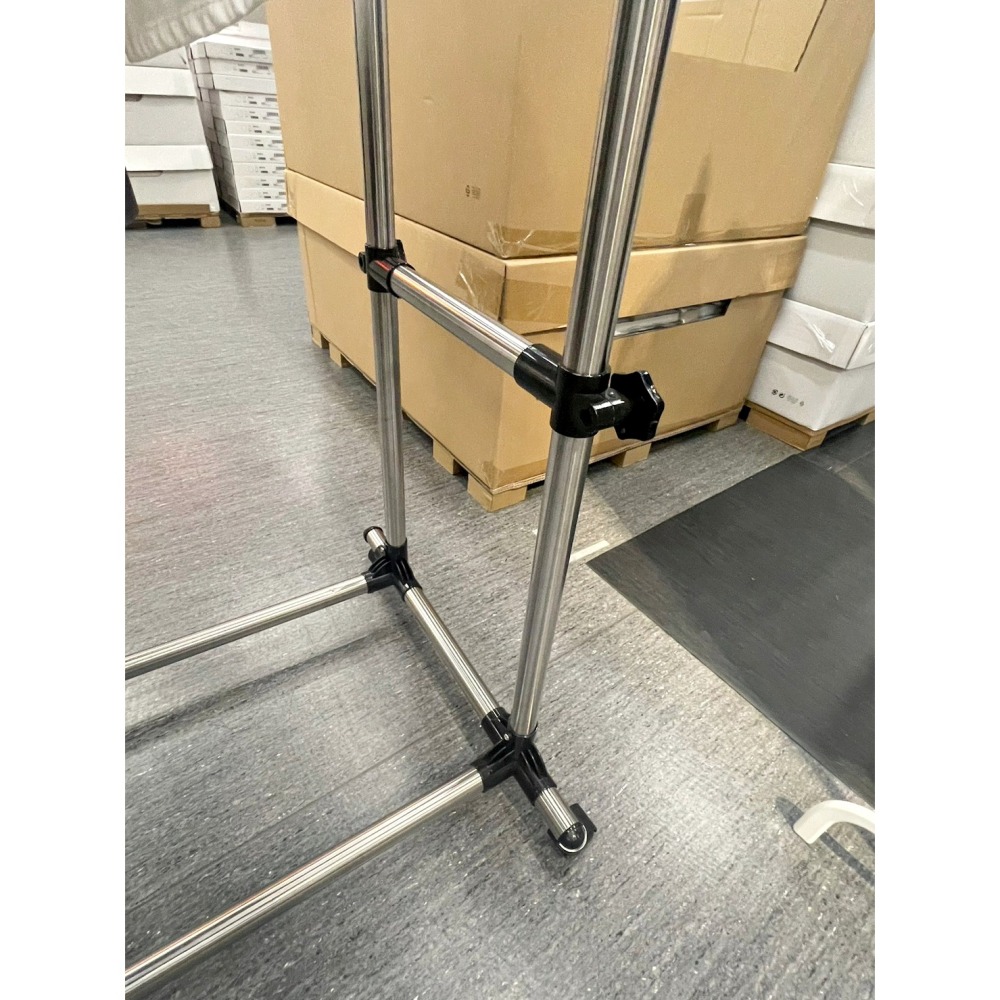 【竹代購】IKEA宜家家居 OLEBY ㄇ型吊衣架 可調式 多功能掛衣架 吊衣桿 曬衣架 掛衣桿 附滾輪 衣帽架 吊衣架-細節圖9