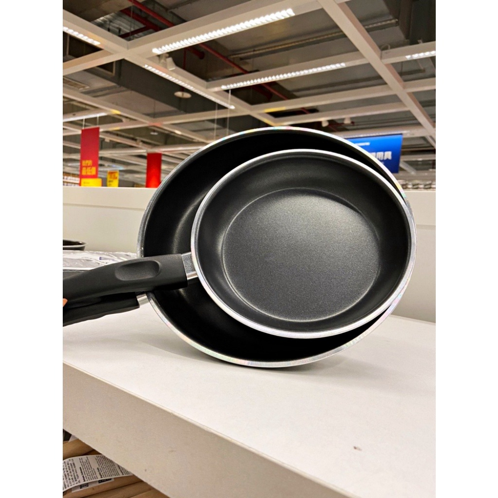 【竹代購】 IKEA宜家家居 KAVALKAD 平底煎鍋 平底鍋 不沾鍋 鍋子 單柄鍋 湯鍋 泡麵鍋 附把手-細節圖3