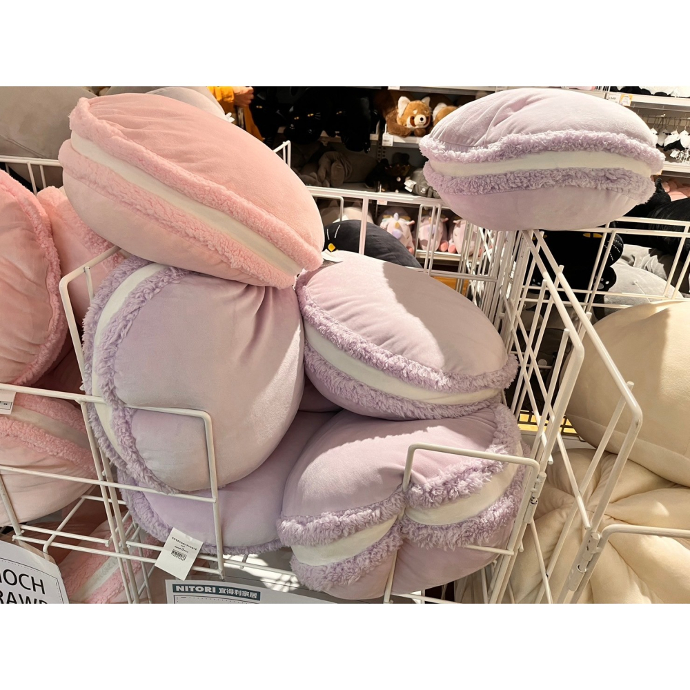 【竹代購】正品代購 nitori宜得利家居 馬卡龍抱枕 靠枕 靠墊 夢幻馬卡龍 沙發抱枕 床頭靠墊 點心坐墊 造型抱枕-細節圖4