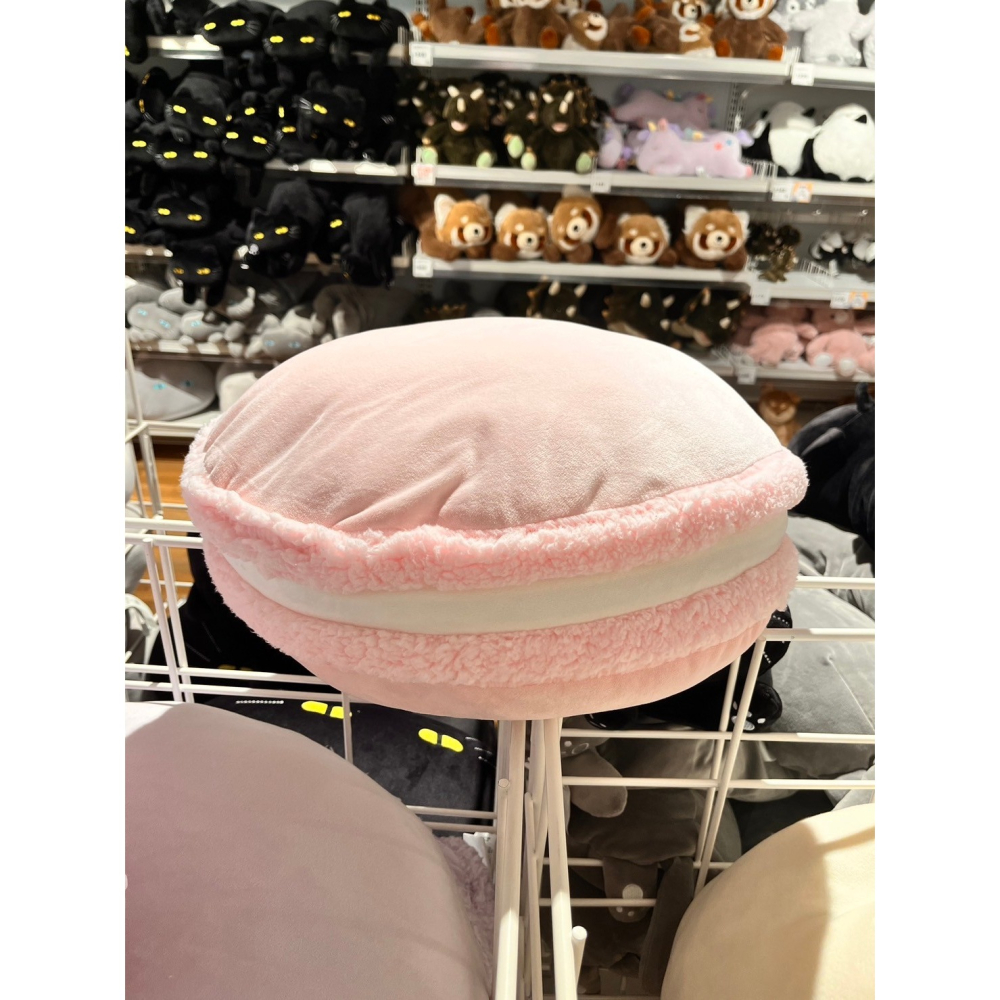 【竹代購】正品代購 nitori宜得利家居 馬卡龍抱枕 靠枕 靠墊 夢幻馬卡龍 沙發抱枕 床頭靠墊 點心坐墊 造型抱枕-細節圖7