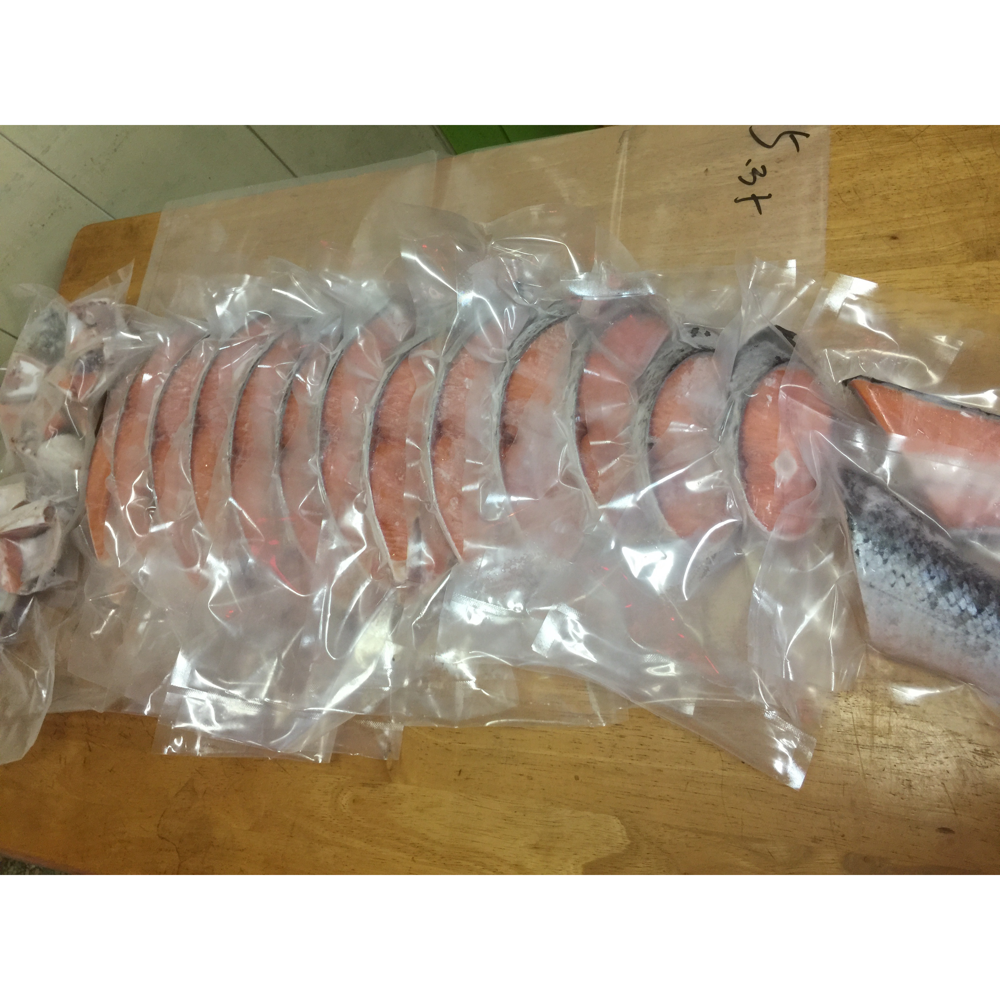 生食等級鮭魚一尾只要3500元☆鴻德水產☆ 滿額免運-細節圖7