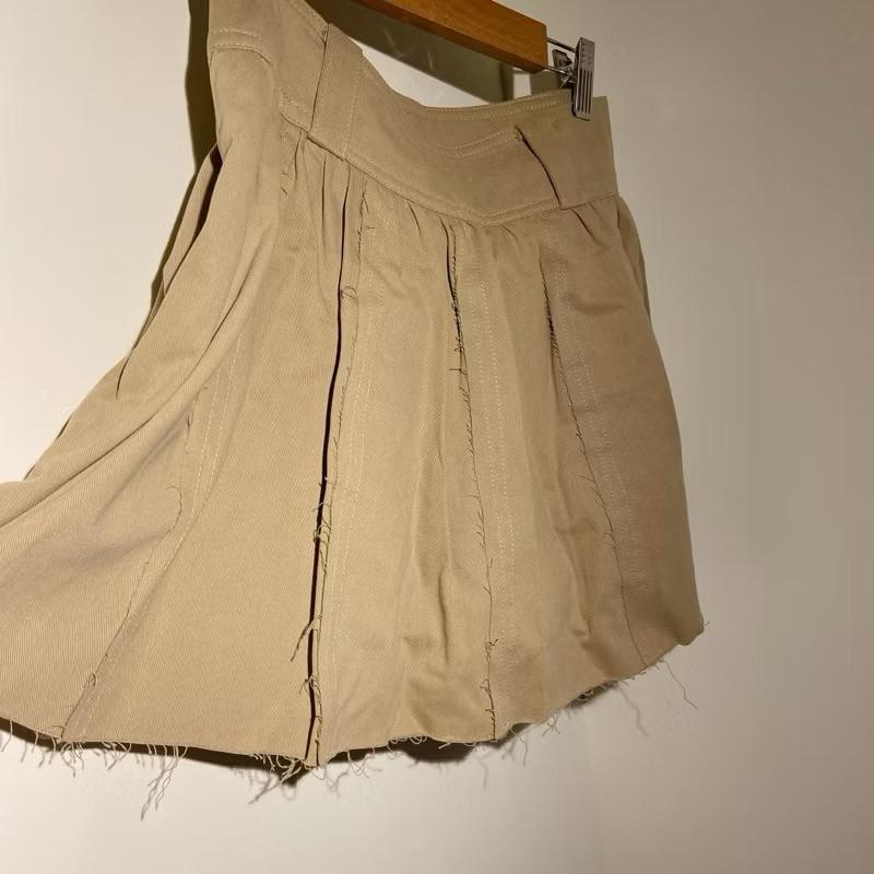 ｜裙｜全新卡其綠百褶迷你裙 毛邊設計 短裙內搭裙褲 y2k辣妹miumiu風毛邊裙 Chico raycassin-細節圖5