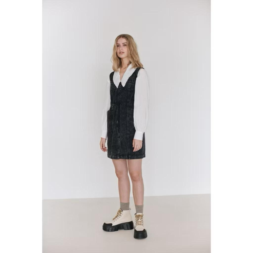 ｜上衣｜二手 北歐品牌  白色藍色柔軟清新刺繡娃娃領上衣 翻領襯衫內搭 原價近2500 soft rebels-細節圖2