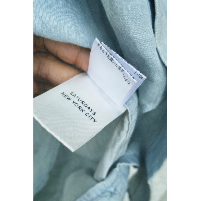 ｜上衣｜紐約品牌 Saturdays NYC 牛仔襯衫 做舊水洗淺藍色牛仔棉襯衫 全棉 原3700台幣 男款 S碼 微瑕-細節圖8