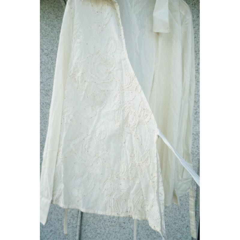 ｜襯衫｜法國品牌 法式全棉米白重工刺繡亮片翻領長袖襯衫 一片式包裹設計 側系帶收腰氣質韓系百搭 尖領-細節圖2