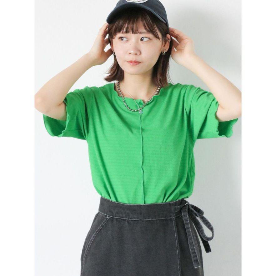 ｜上衣｜日本品牌 ehka sopo 綠色/白色 低調閃亮捲邊短袖上衣 可當內搭 柔美剪裁 可甜可酷-細節圖4