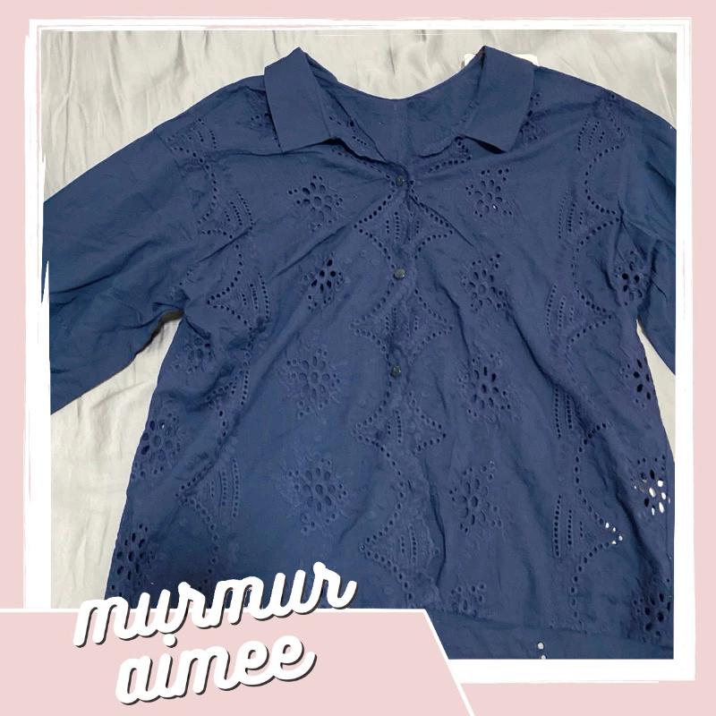 ｜上衣｜日本日牌 Grove 氣質藏藍色刺繡鏤空短袖蕾絲棉襯衫 七分袖長袖上衣 精緻縷空鏤空開衫外搭渡假 休閒辦公室工作-細節圖2