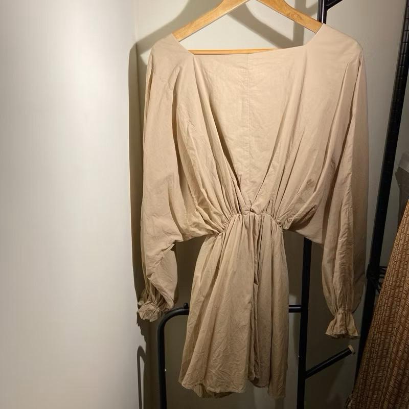 | 上衣 |  二手 日本貴牌 marjour 卡其設計感寬鬆蝙蝠袖縮腰長袖上衣 全棉肌里感V領娃娃衫 膨袖澎袖 實拍-細節圖2