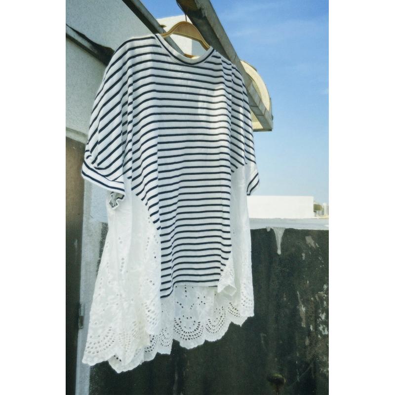 ｜上衣｜日本白色藍條紋蕾絲拼接上衣 兩側及背部全棉刺繡縷空設計 F碼二手美品 夏日必備-細節圖7