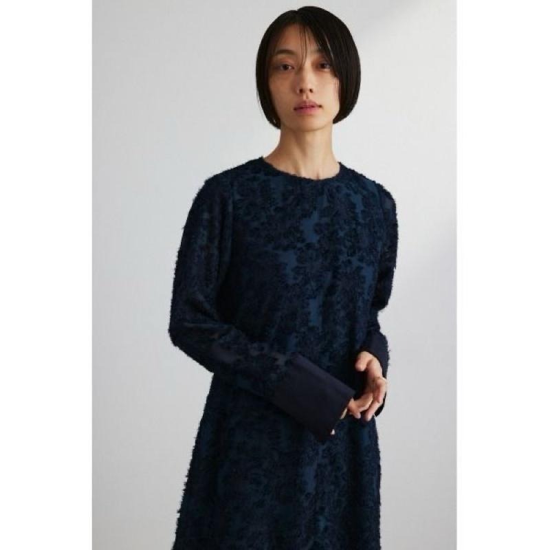 ｜洋裝｜stylemixer 兩色 毛茸茸3D提花 浮雕花長洋裝 正式場合 婚禮 謝師宴 禮服 松本惠奈品牌 clane-細節圖2