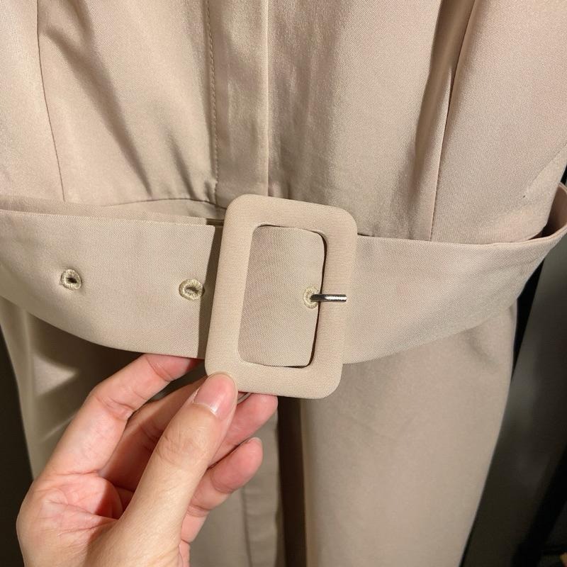 ｜洋裝｜設計師品牌 卡其色質感洋裝 西裝翻領襯衫式連身裙 隱藏排扣腰帶洋裝 短袖休閒-細節圖3