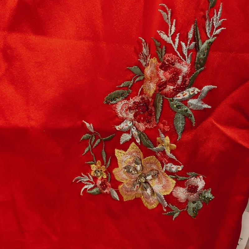 全新 紅色短袖旗袍 重工精緻花朵刺繡層疊蕾絲 亮片鑲寶石 過年喜慶敬酒拜年服 伴娘 長輩皆可穿-細節圖4