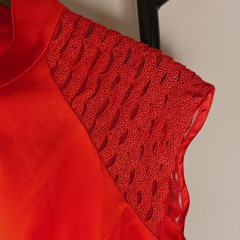 全新 紅色短袖旗袍 重工精緻花朵刺繡層疊蕾絲 亮片鑲寶石 過年喜慶敬酒拜年服 伴娘 長輩皆可穿-細節圖5
