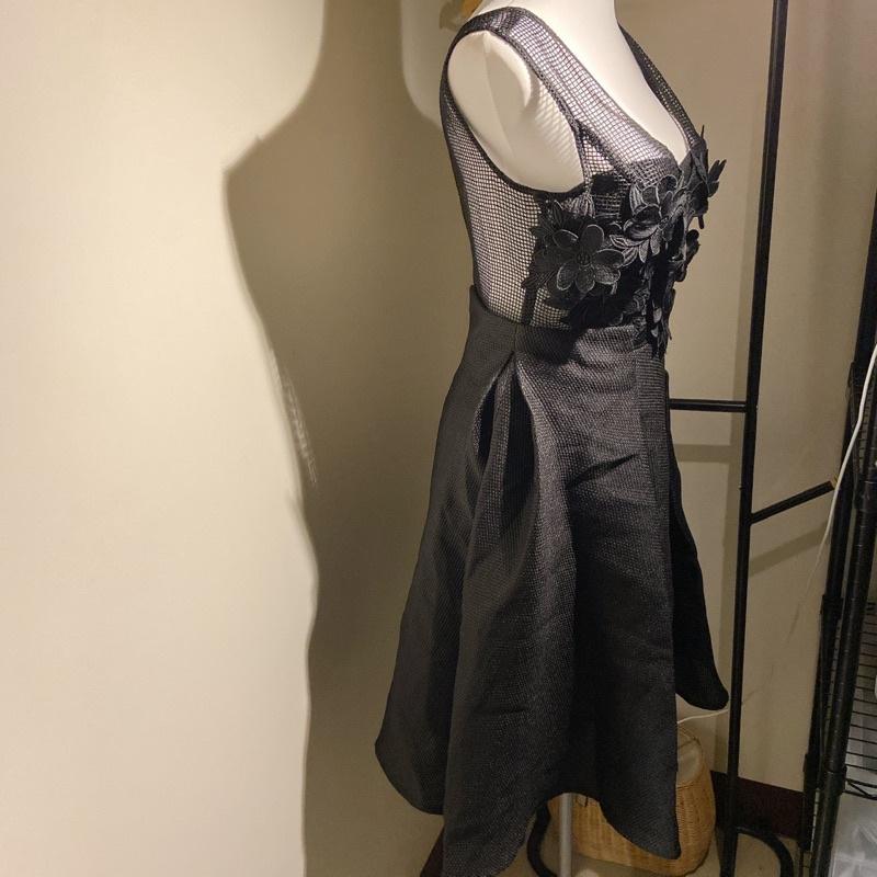 ｜禮服｜義大利 禮服裙 黑色鏤空花朵 花苞禮服裙 露背 背心洋裝 優雅 名媛明星品牌 日常禮服派對服 gm-細節圖6