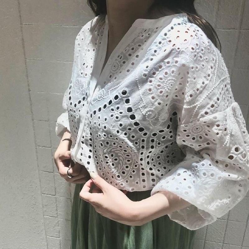 ｜上衣｜出清 白色一件 titivate  蕾絲雕花無領鏤空 武智志穂穿著 寬鬆澎袖蓬袖上衣  全新日貨 白色 M-細節圖6
