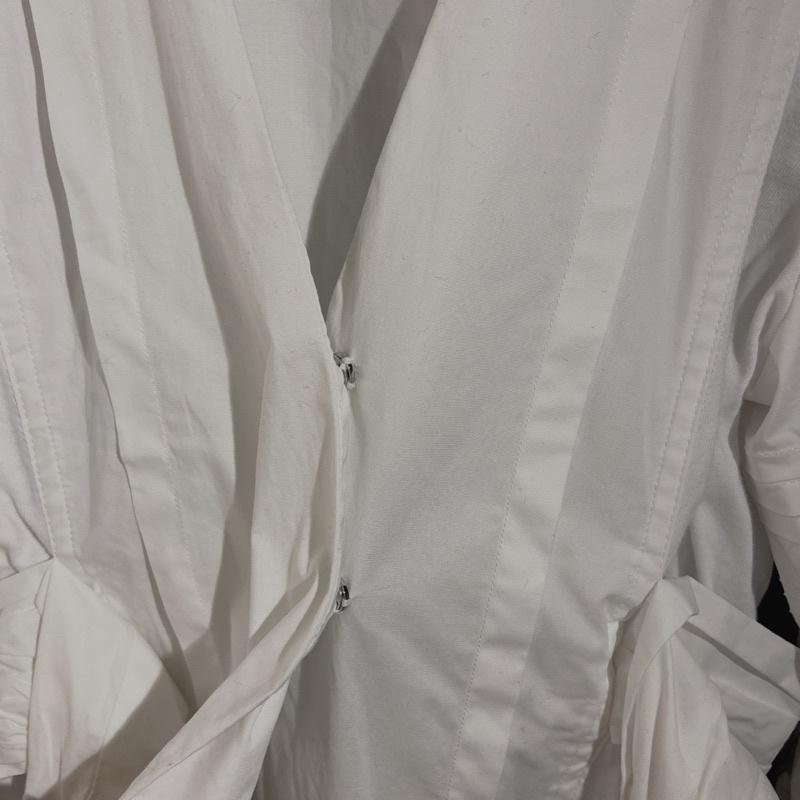 ｜上衣｜獨家 Jazmin Chebar 阿根廷設計師 白色V領微泡泡袖綁帶 滿滿設計感長袖上衣 襯衫 國外購入-細節圖3