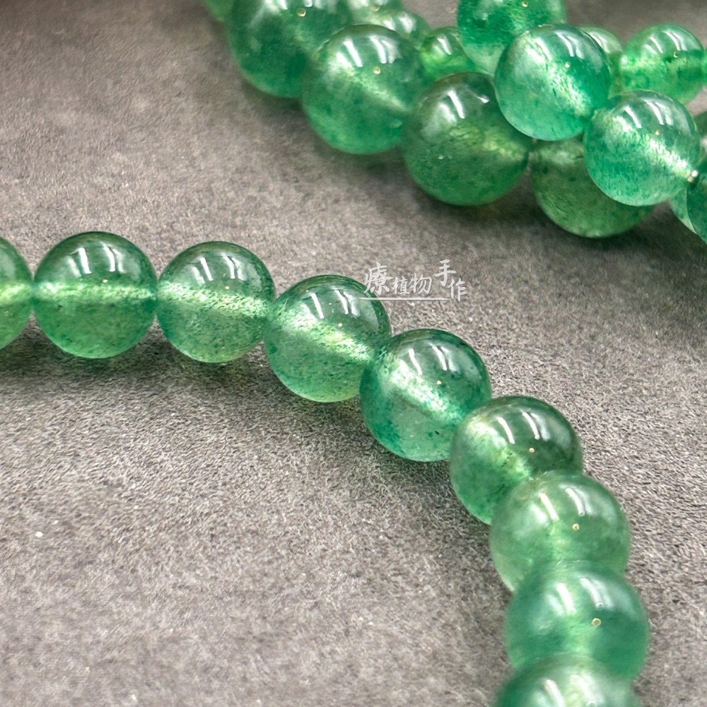 綠草莓手串 6A高品 手鍊 台灣現貨 無加色 草莓晶手鏈 天然水晶 圓珠手珠 DIY串珠 心輪 水晶手鍊-細節圖3