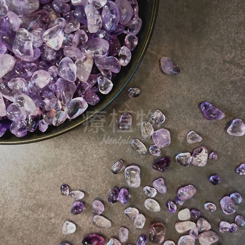 【水晶碎石】冰透紫水晶 高品 純天然 薰衣草紫水晶 水晶碎石 智慧輪 頂輪 消磁淨化 五行開運 松果體 靈性-細節圖2