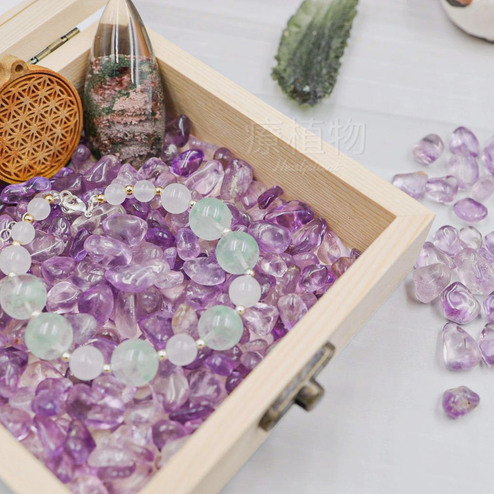 【水晶碎石】冰透紫水晶 高品 純天然 薰衣草紫水晶 水晶碎石 智慧輪 頂輪 消磁淨化 五行開運 松果體 靈性-細節圖3