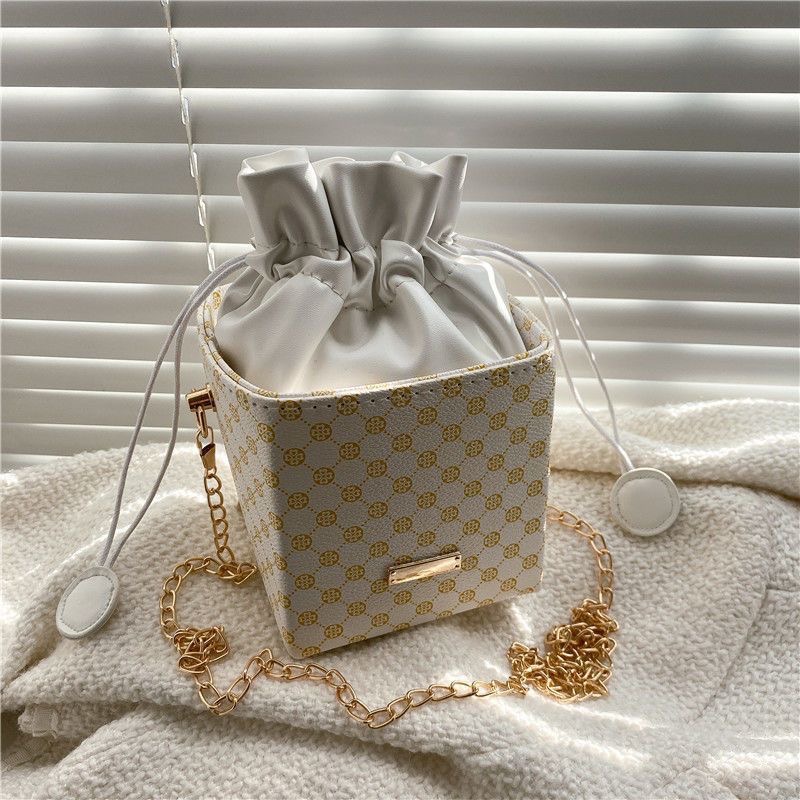 🛒shin 造型面紙盒女包😂-細節圖3