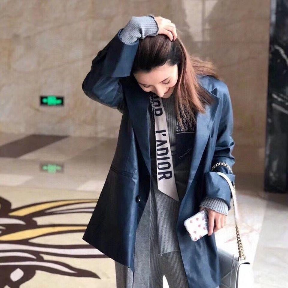 VIP績分禮 Dior CD 經典字母絲巾 領巾 真絲 髮帶 髮束 綁包綁手柄 絲帶 造型 怎麼綁都美 萬能飾品-細節圖8