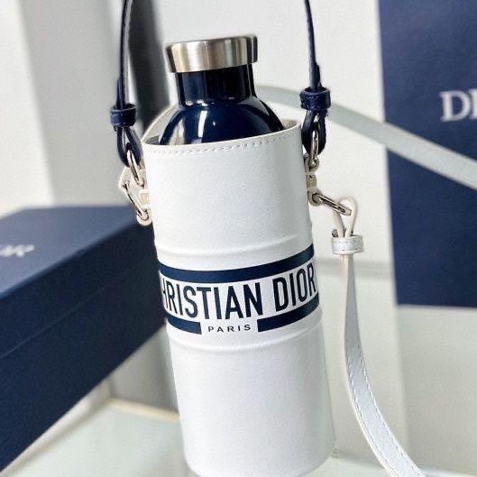 CD Dior VIP積分禮❤️便攜水壺 斜背包 小包 水瓶 迪奧奢華旅遊 日常必備 保溫保冷水壺 隨行杯 隨身瓶-細節圖2