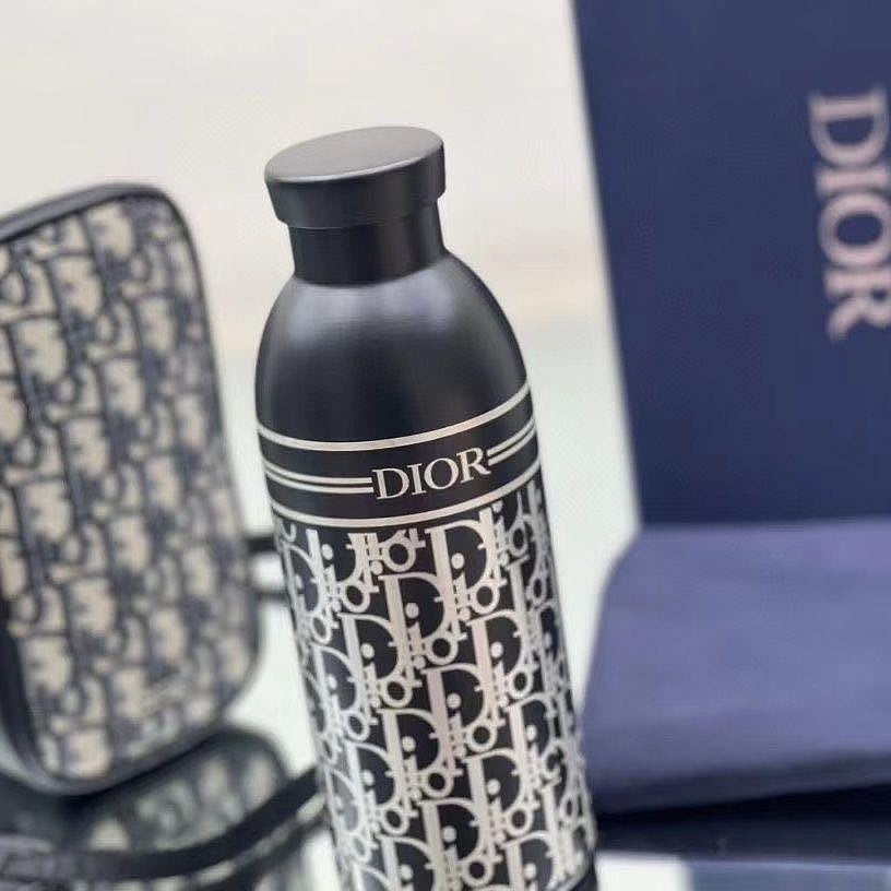 CD Dior VIP積分禮❤️便攜水壺 斜背包 小包 水瓶 迪奧奢華旅遊 日常必備 保溫保冷水壺 隨行杯 隨身瓶 高級配-細節圖5